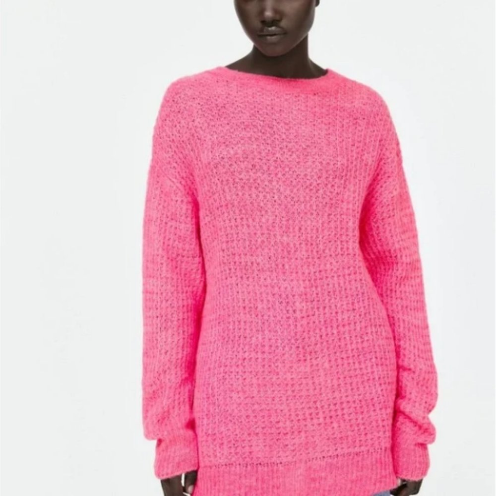 Zara - Oversized Lightweight Knit Sweater - Hot Pink